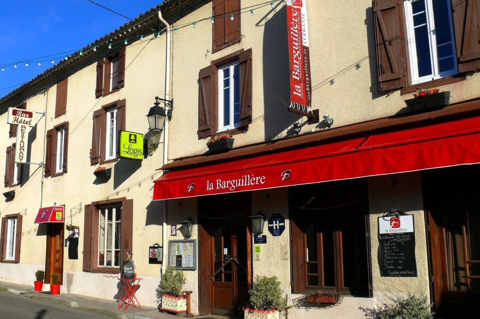 Logis Hotel Restaurant La Barguillere Saint-Pierre-de-Rivière Exterior foto